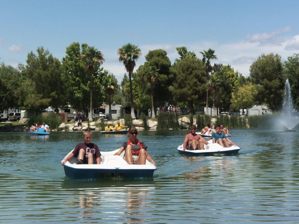 Rv Park At Lakeside Casino Pahrump Eksteriør billede